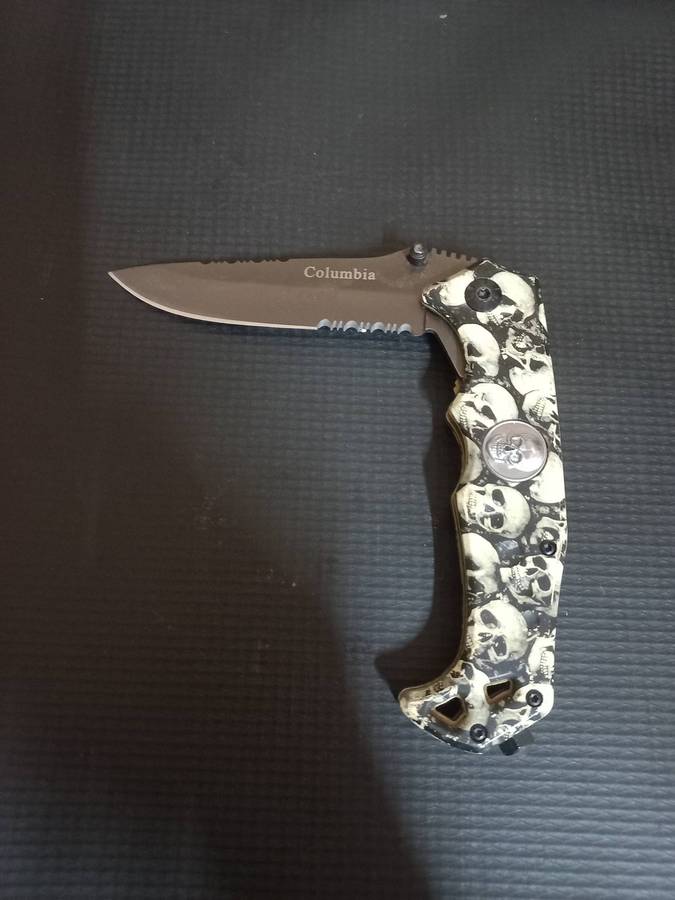 Columbia Elf Monkey Pocket Knife . Blade 10cm with belt clip