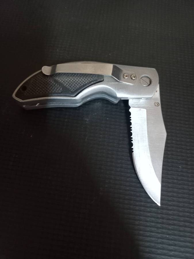 Rapido Pocket Knife . Blade 8.5cm with belt clip
