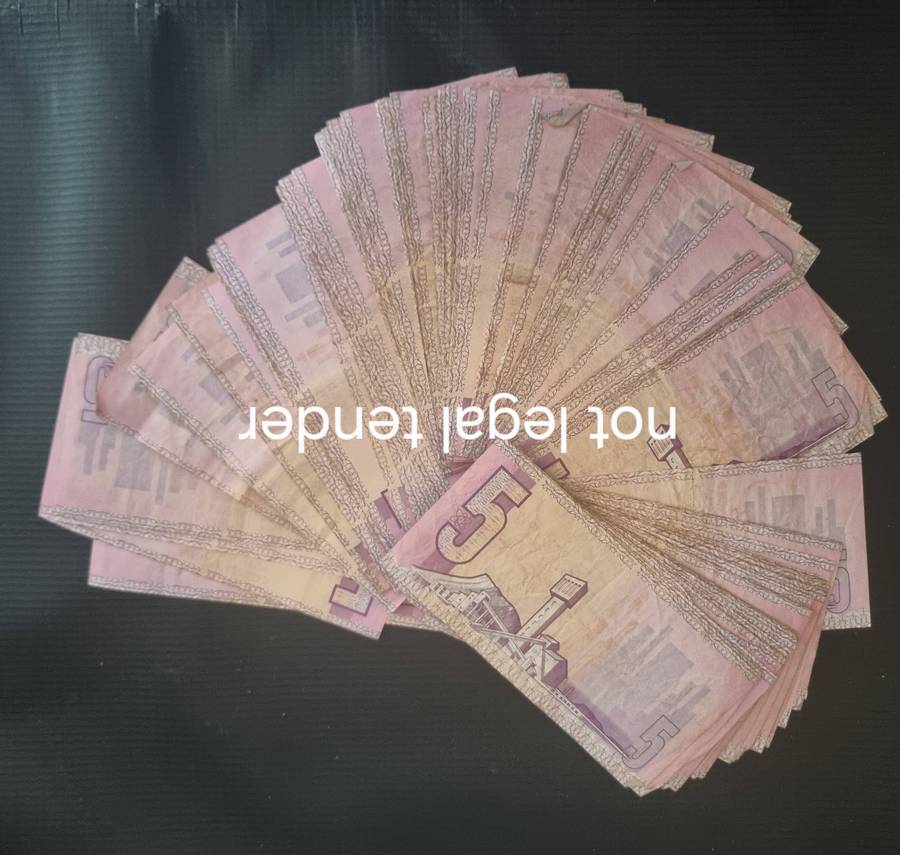 ( 92 )  C Stals Five Rand Banknotes. VF+ condition