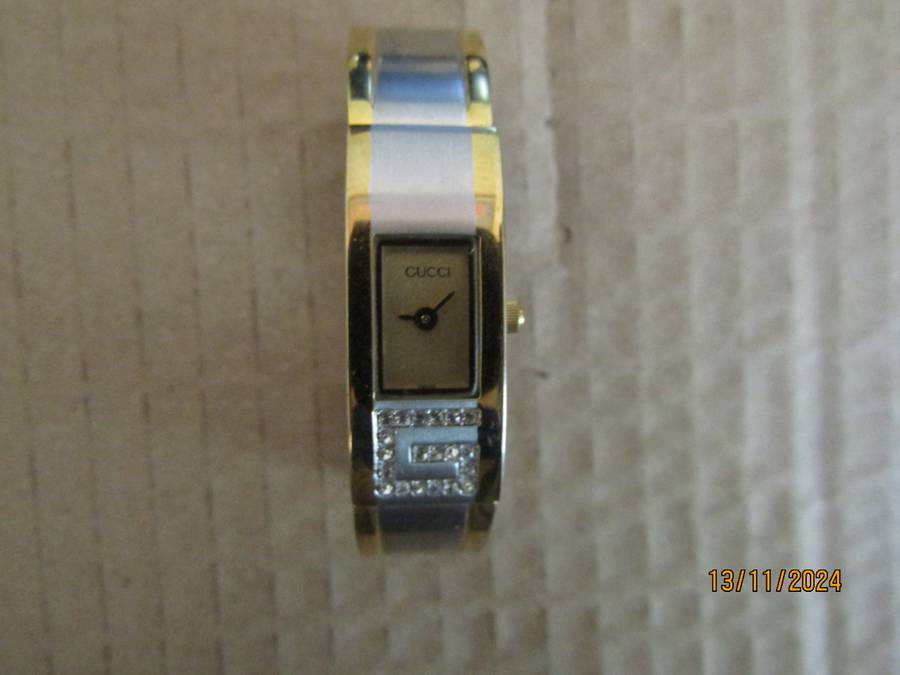Gucci Women's Wrist Watch. New battery Works.