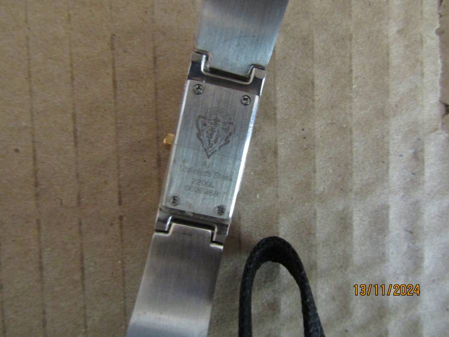 Gucci Women's Wrist Watch. New battery Works.