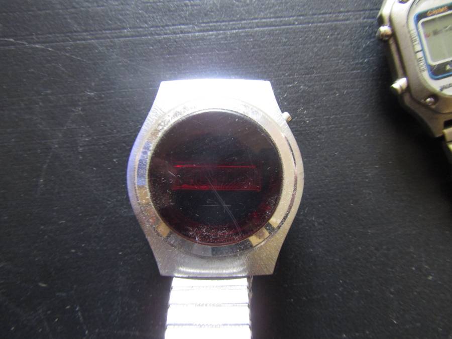 3 Digital Men's wrist watches. Need battery's