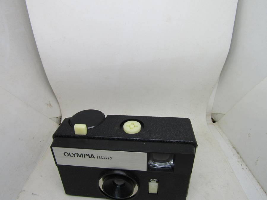 Olympia Luxus 126 Flashcube Camera in Original Box