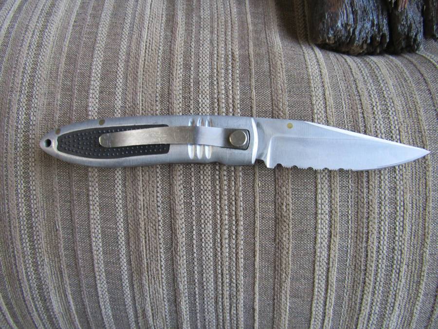 Stainless Steel Folding Knive.  Blade 9.5cm