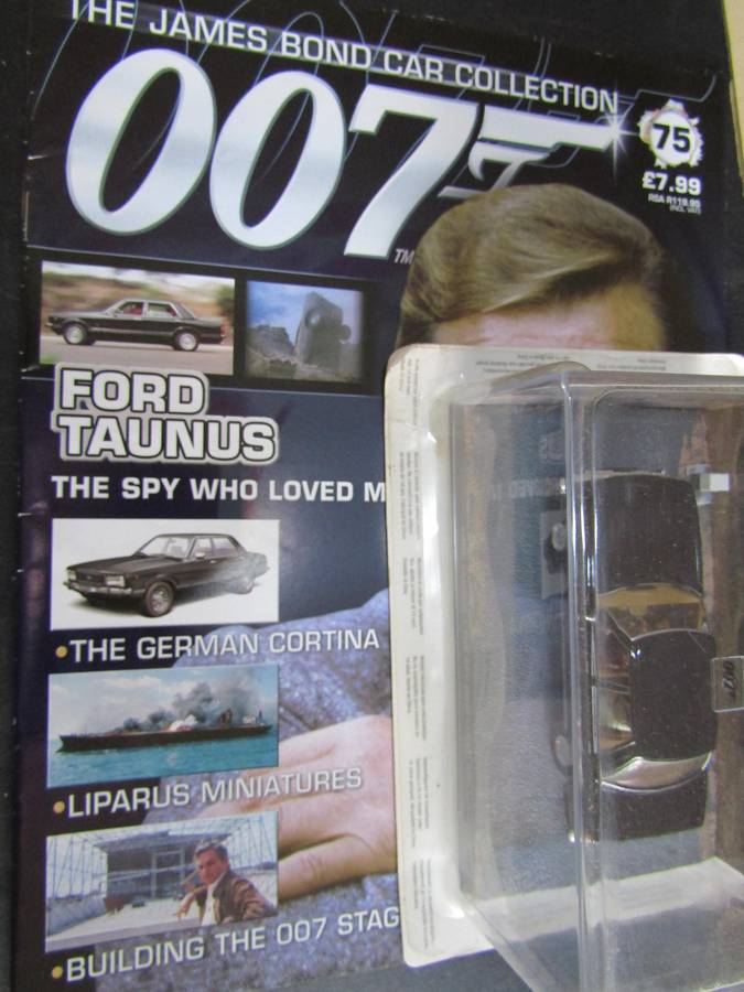 007 Ford Taunus - The Spy who Loved Me - scale 1/43. Sealed. With Book Nr 75