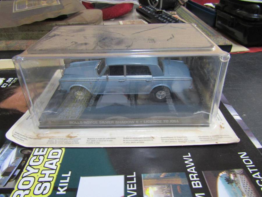 007 Rolls Royce Silver Shadow 11 - Licence to Kill - scale 1/43. Sealed. With Book Nr 107