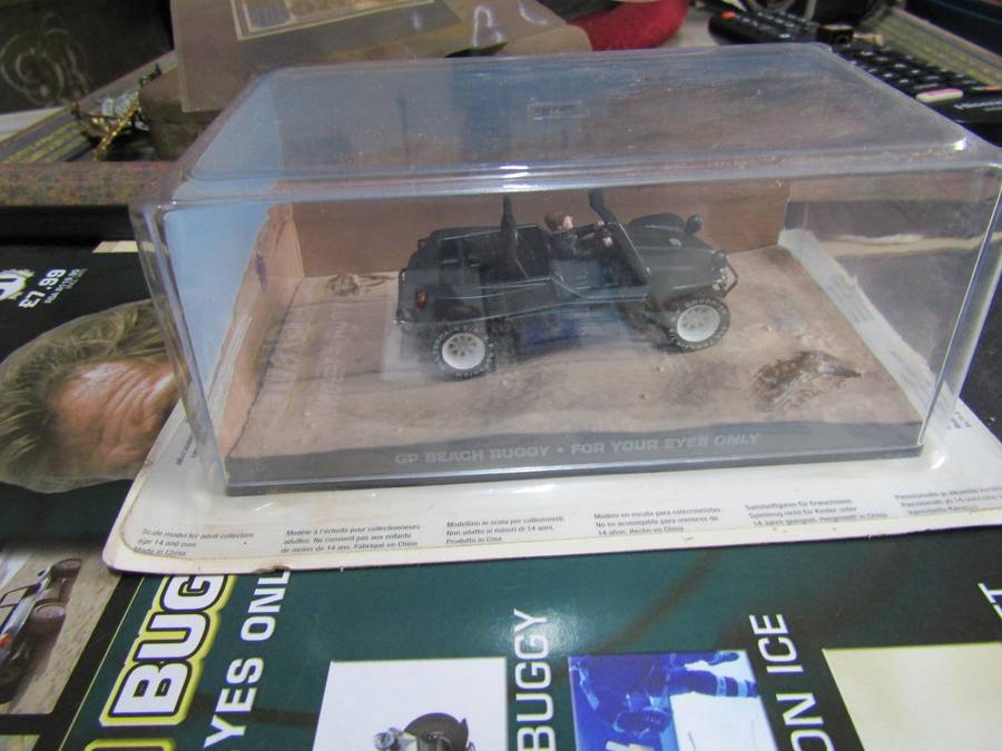 007 GP Beach Buggy - For your eyes only - scale 1/43. Sealed. With Book Nr 81