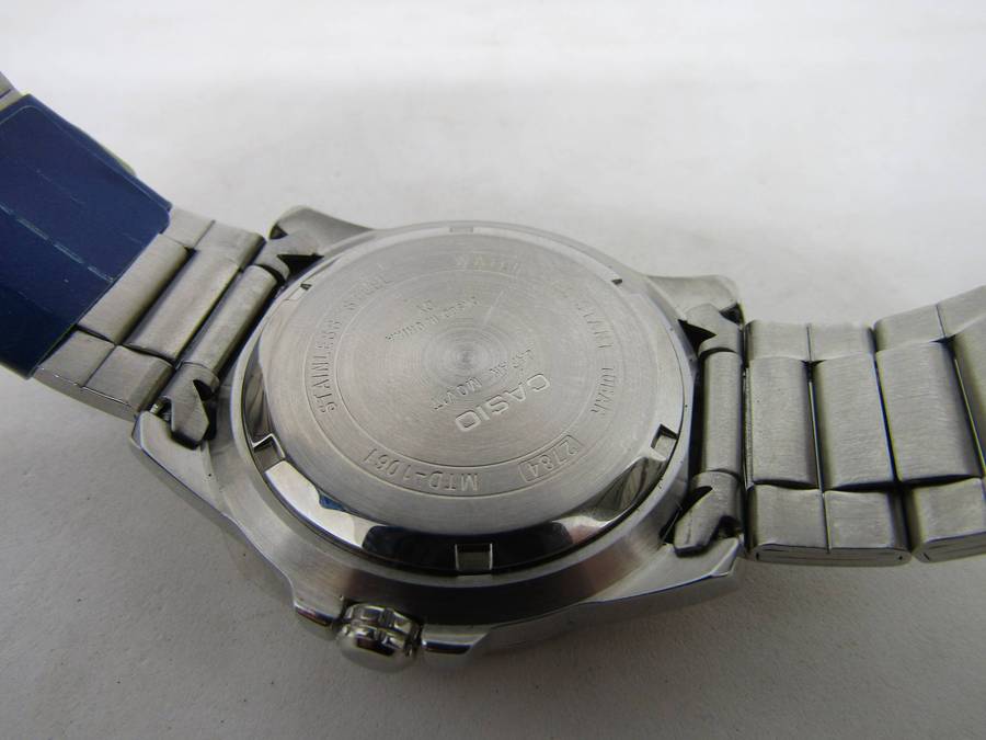 Brand New Casio 2784 Men's Wrist Watch . Working 100%