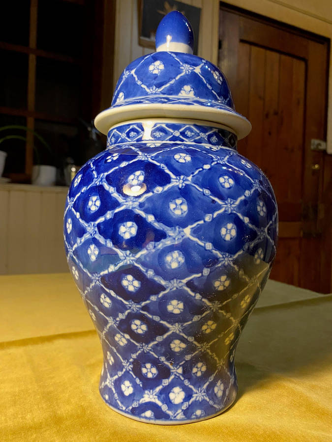 Large Blue and white ginger jar