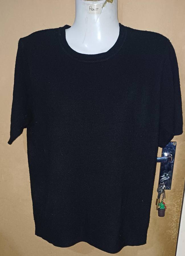 Ladies - Knitted Top - Make - no make - Size - no size