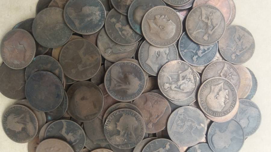 United Kingdom Old 1 Penny mix - 105 coins