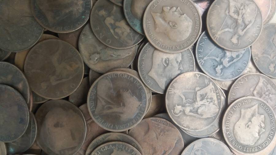 United Kingdom Old 1 Penny mix - 105 coins