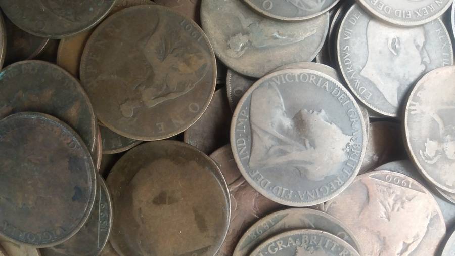 United Kingdom Old 1 Penny mix - 105 coins