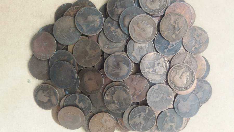 United Kingdom Old 1 Penny mix - 105 coins