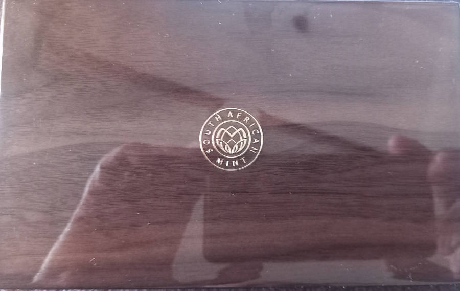 2 X 2017 1oz FINE SILVER KRUGER RANDS IN WALLNUT SAM BOX. PREMIUM UNCIRCULATED