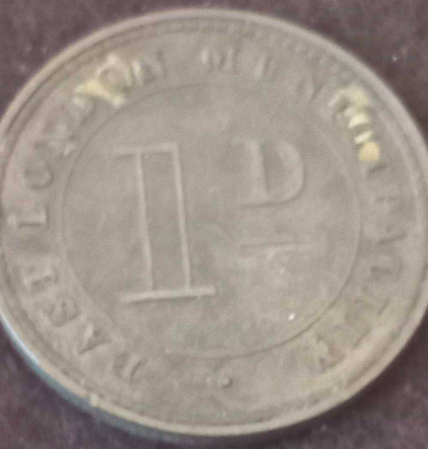 1917 & 1920 AUSTRALIAN ONE HALF PENNY