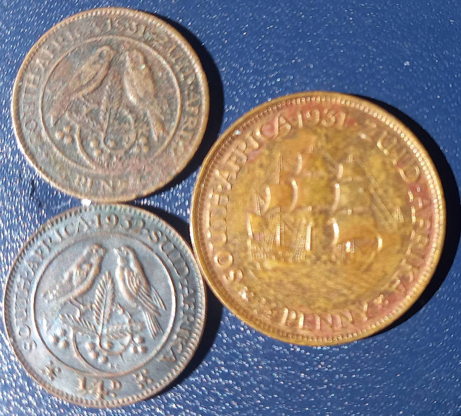 1931 1/4 FARTHING (Z) AND 1/2 PENNY (Z) PLUS 1932 1/4 FARTHING (SA) ONE BID TAKES ALL AS PER PICTURE