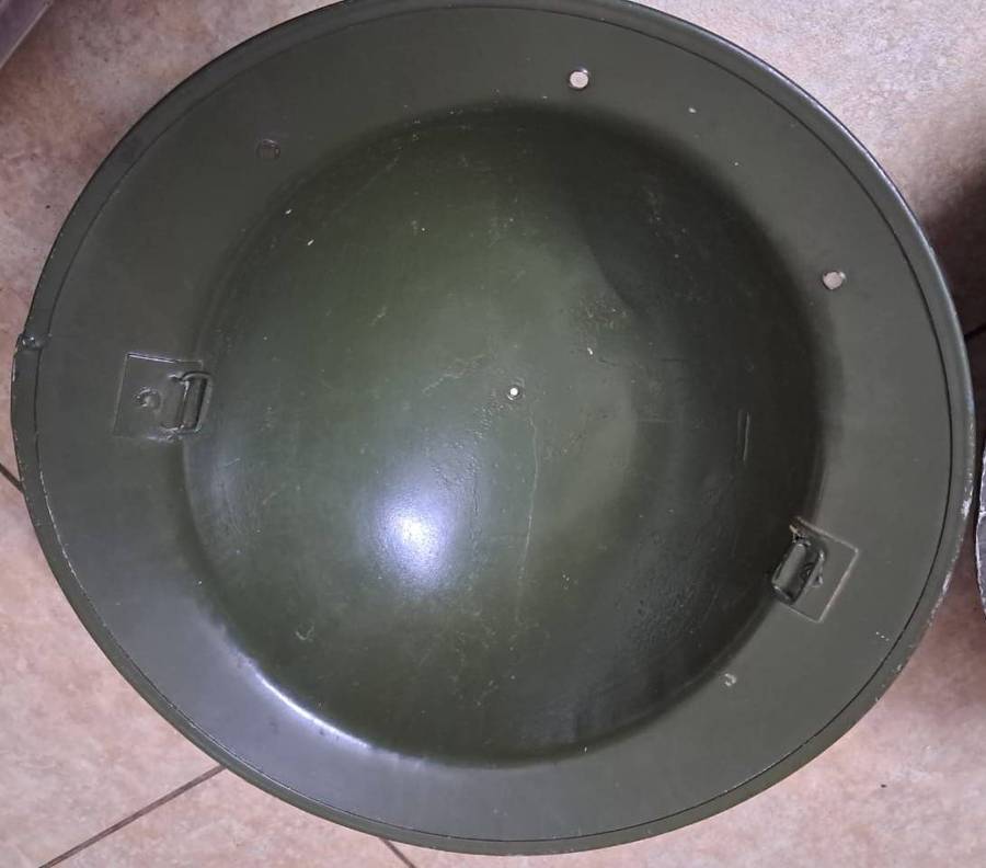 SADF/ SA Army / Berets  Peak Cap & WW 2 Helmets