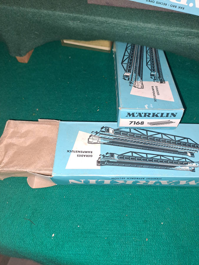 Märklin Ho 7168 straight ramp pieces still in brown paper