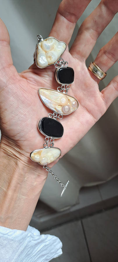 vintage stunning shell and crystal braclet