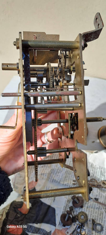 P13 clock movement says ok, pendle rod missing