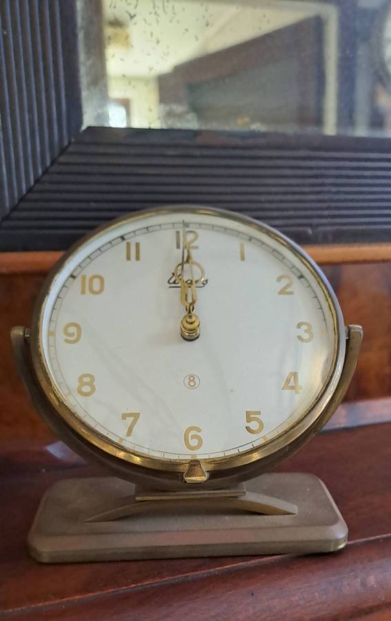 Vintage brass Urgos mechanical tiltable desk clock 8 day
