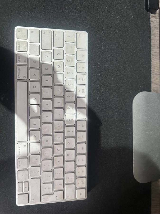 Apple iMac 21.5 (Retina 4K, 2017)  Excellent Condition