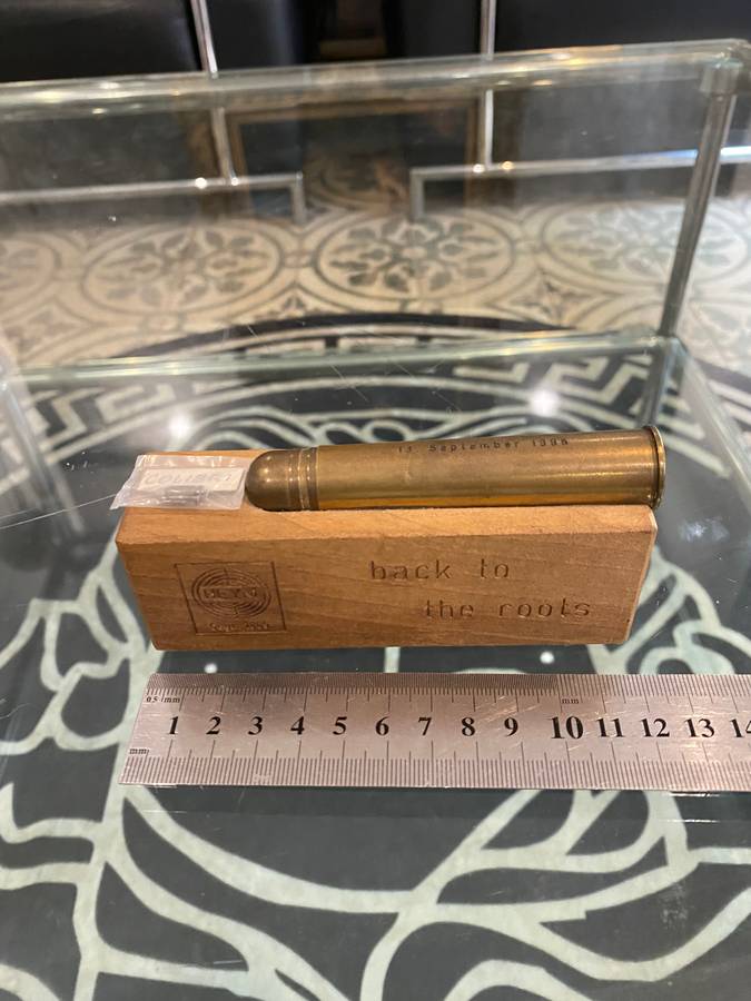 Desktop display piece