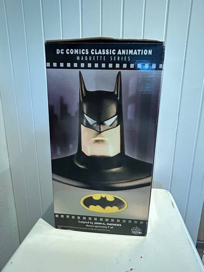 DC Direct BATMAN ANIMATED Limited edition 9 inch Maquette Statue mint in box