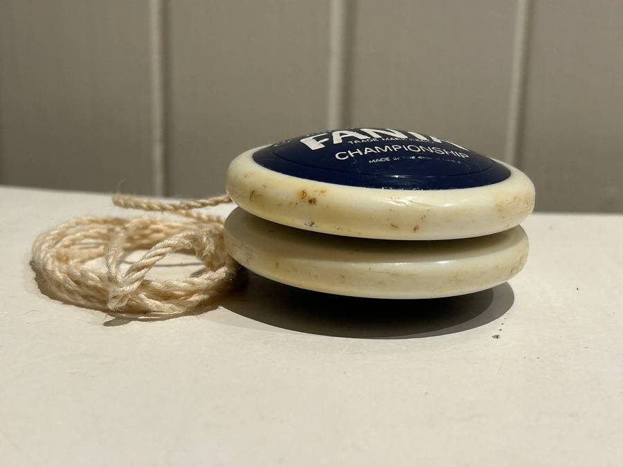 Rare AUSTRALIAN 1973 RUSSELL PROFESSIONAL FANTA YoYo