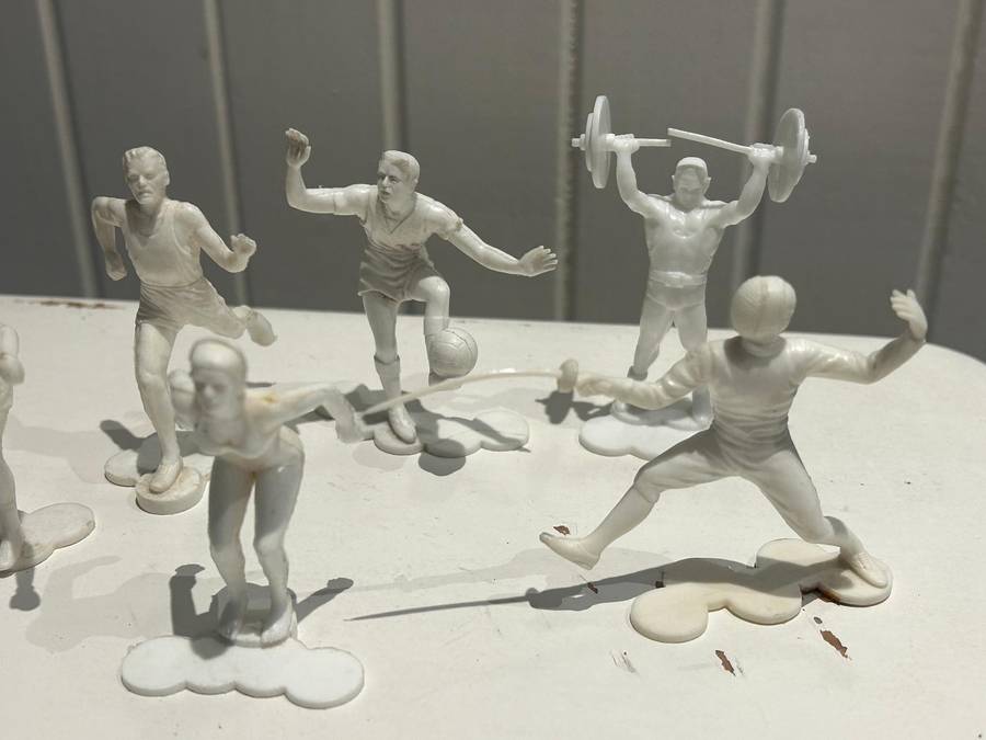 Genuine vintage 1964 Olympics Tokyo South African PEPSI Soda drinks promotional figures lot of 7