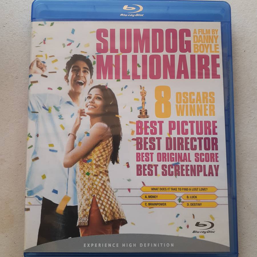 Slumdog Millionaire (A Danny Boyle Film) [Blu-ray Movie]