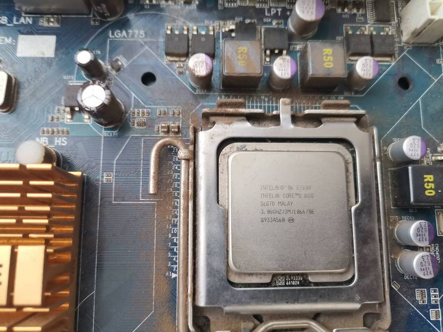 Gigabyte MB GA-G31M-ES2C (rev. 2.x) + 4GB RAM + Intel CPU Combo