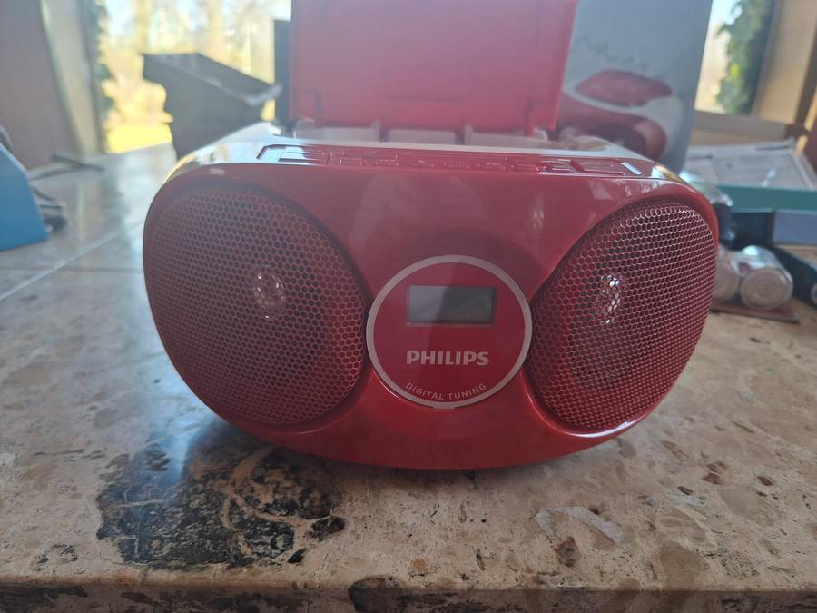 R1.00 NO RESERVE AUCTION  PHILIPS SOUND SYSTEM, SHAVER & MORE!