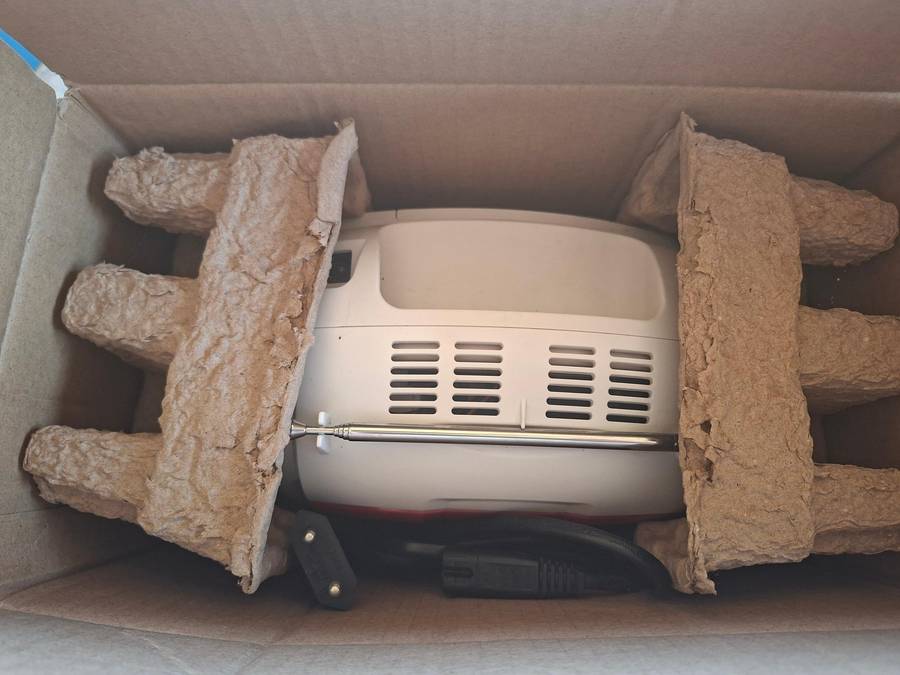 R1.00 NO RESERVE AUCTION  PHILIPS SOUND SYSTEM, SHAVER & MORE!