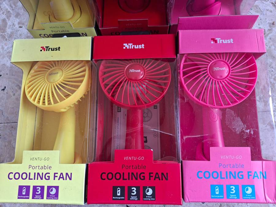 Trust Ventu Go Portable Fans  2 Pink, 2 Yellow, 2 Red  Damaged Boxes, Brand New  R1.00 No Reserve