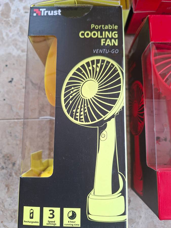 Trust Ventu Go Portable Fans  2 Pink, 2 Yellow, 2 Red  Damaged Boxes, Brand New  R1.00 No Reserve