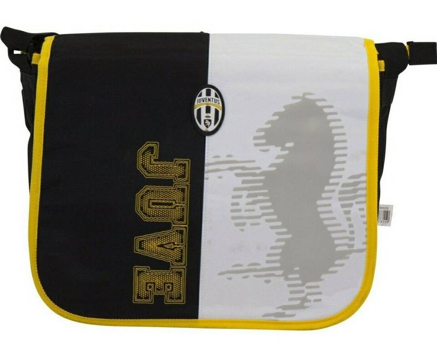 1x Juventus Bag + Trust 15 Blue Sleeve + Trust 15 Brown Sleeve + BONUS Wireless Bluetooth Mouse