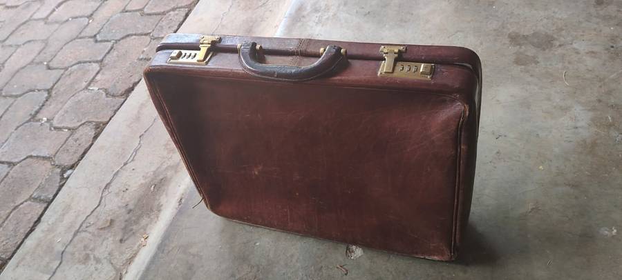 Vintage Leather Bussines Suitcase