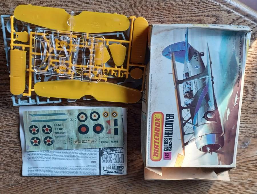 Matchbox Model Kit ~ PK35 ~ 1-72 Scale ~ SBC-4 Helldiver