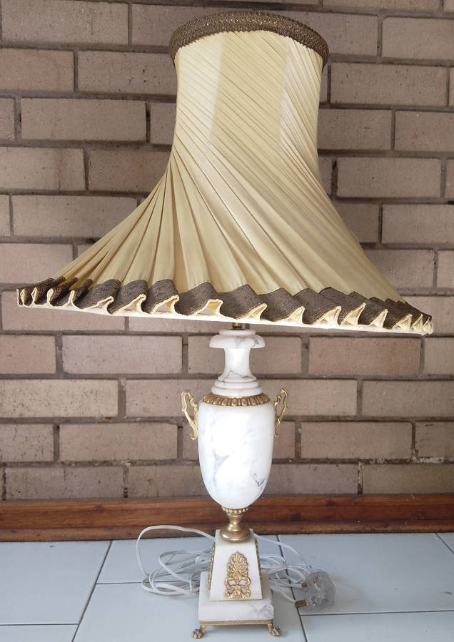 Stunning Rare Vintage Marble Base Lamp