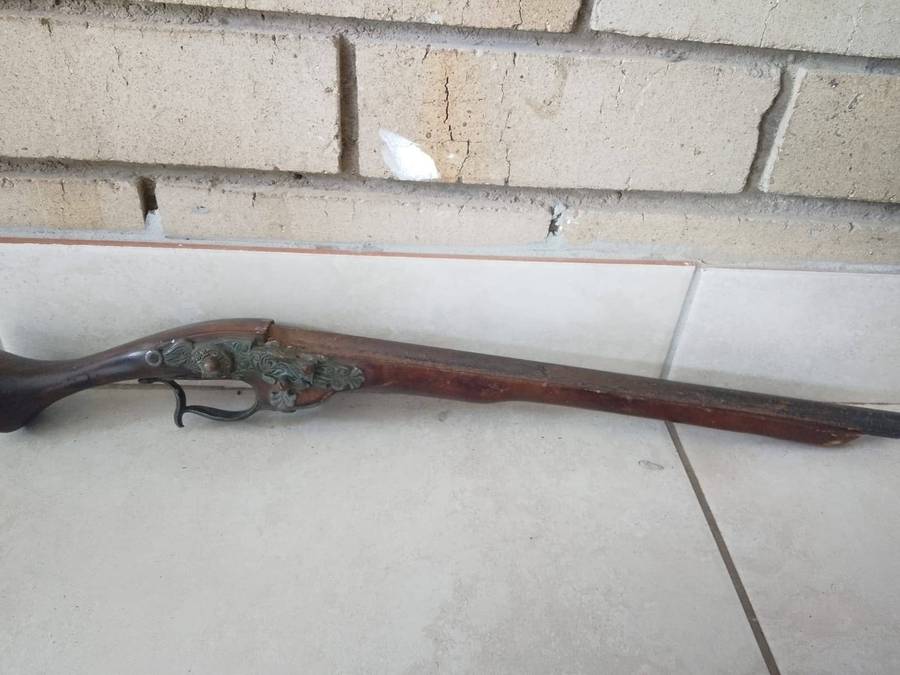 Vintage collectors Flintlock gun