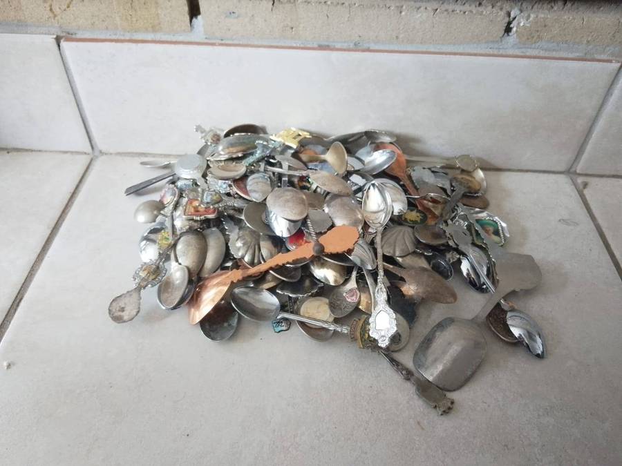 Collectors vintage assortment of souvenir spoons