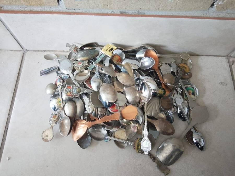 Collectors vintage assortment of souvenir spoons