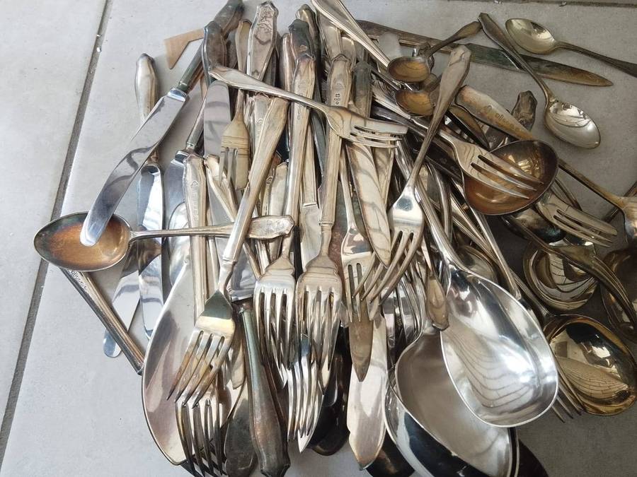 Collectors vintage assortment of cutlery