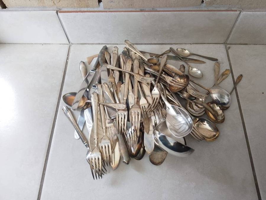 Collectors vintage assortment of cutlery