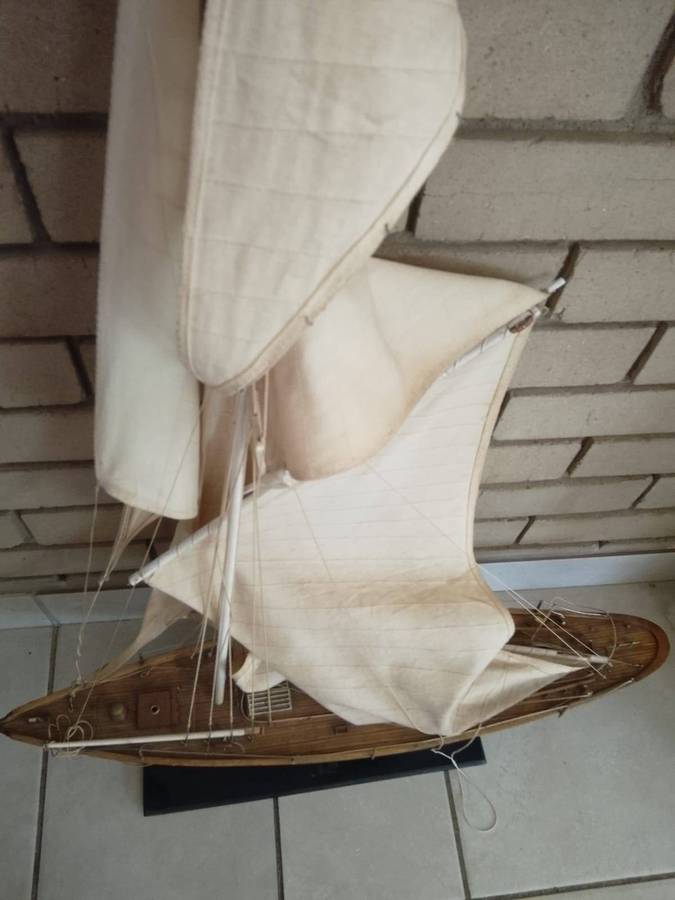 Collectors Vintage Model Sail Boat
