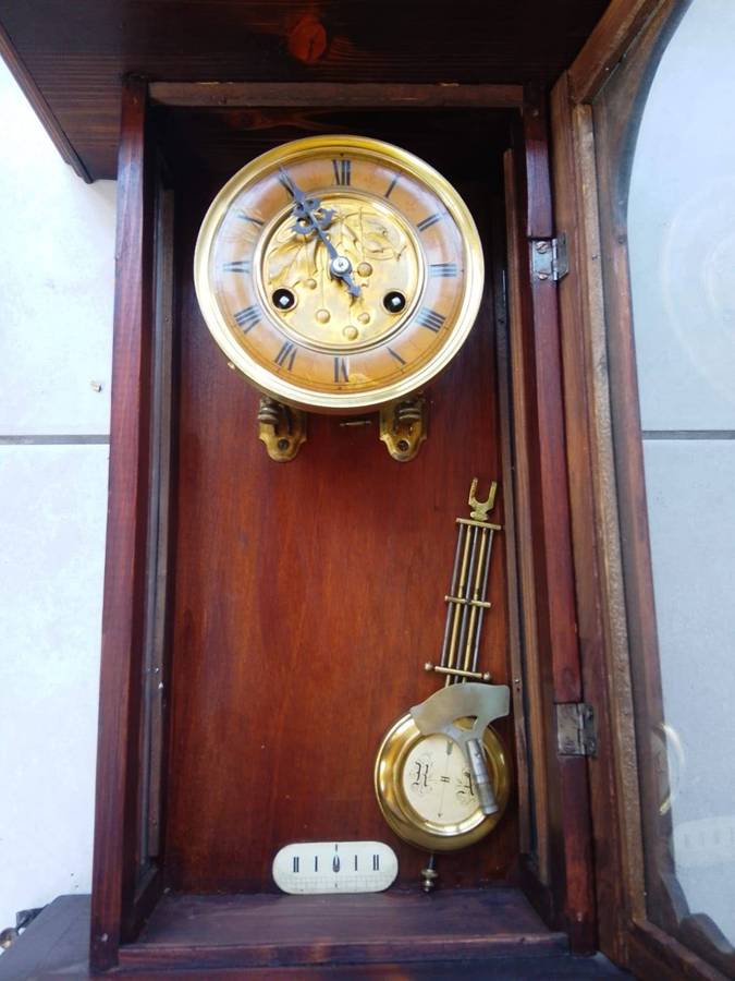 Vintage Collectors Wall Clock