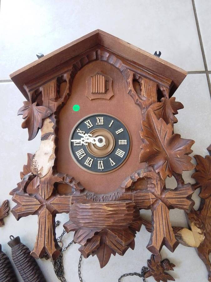 Vintage Collectors Cuckoo Clock