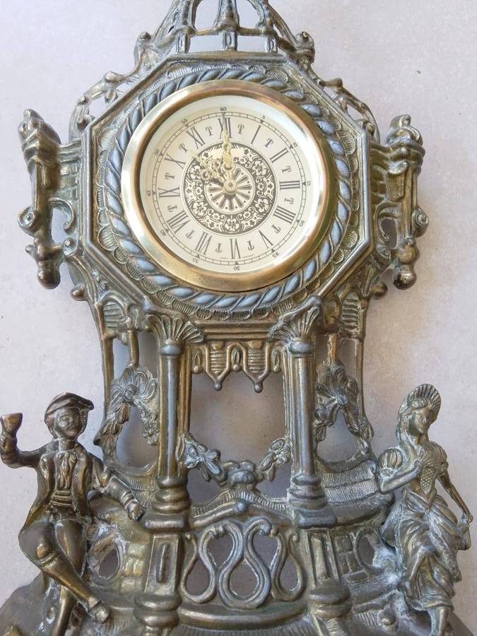 Vintage Collectors Mantel Clock